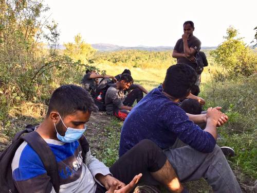 Ora arriva un'onda di migranti Esplode la rotta dimenticata 