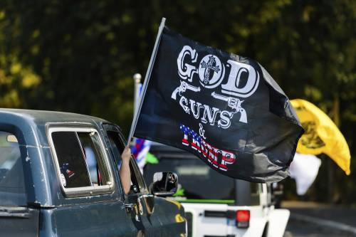 Gruppi armati e milizie antifa: così la guerra "esplode" in Usa