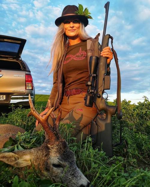 Petra Krchava, webstar slovacca minacciata di morte per le sue foto pro-caccia