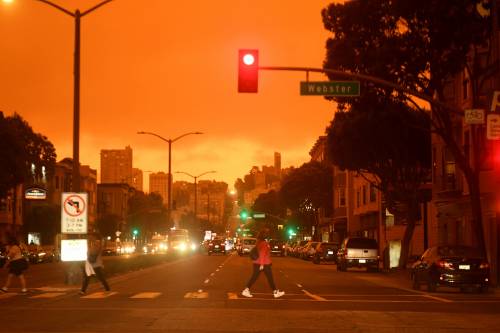 Inferno di fuoco nell'Oregon: morti e mezzo milione in fuga