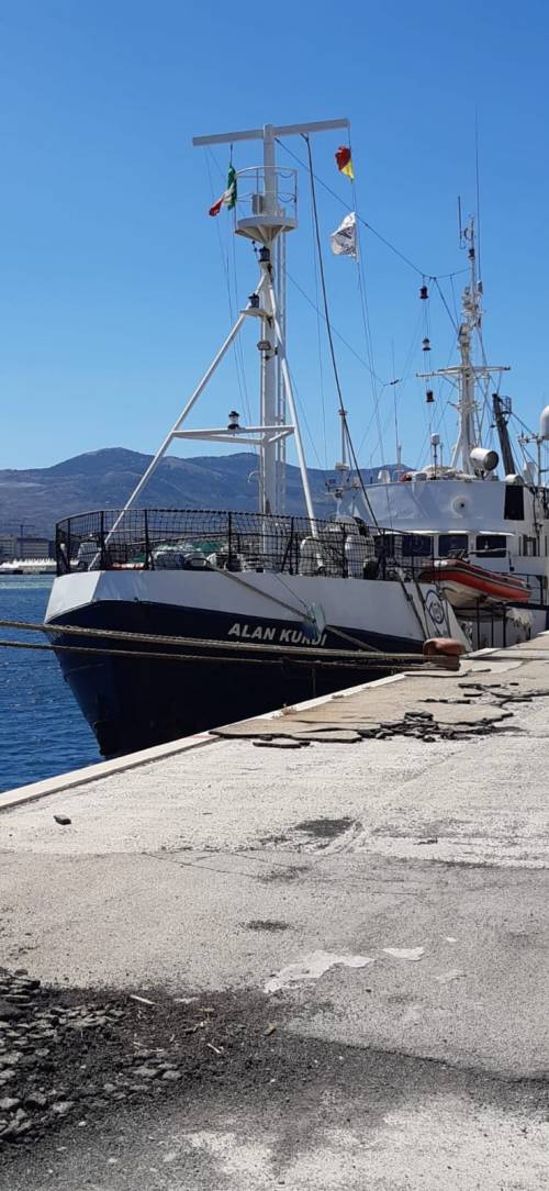 'L'Italia dia un porto ai migranti' ​E la Alan Kurdi torna in mare