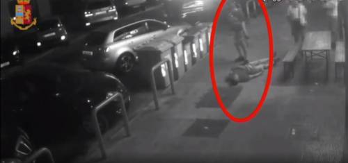 Muore dopo il pestaggio: il video choc che incastra l'aggressore