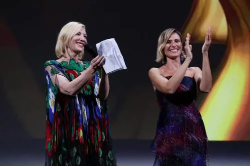 Nomadland di Chloè Zhao vince il Leone d'oro della 77esima Mostra del cinema di Venezia. Coppa Volpi a Favino