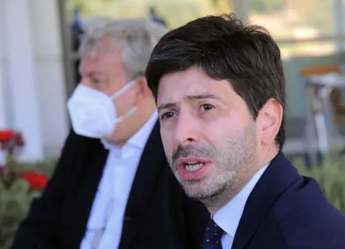 Speranza, stretta anti-contagi: "Test a chi arriva dalla Francia"