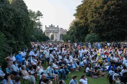 Movida selvaggia al parco, è polemica