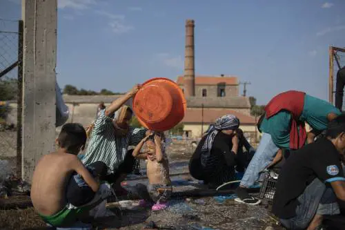 Migranti, le lacrime da coccodrillo dell'Ue