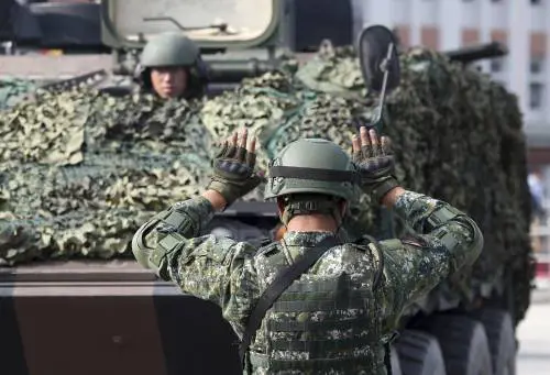 "La Cina è pronta a invaderci". E scatta l'esercitazione militare