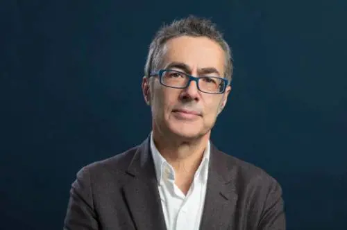 Il suicidio choc dello storico dei bassifondi. Sui social il suo ultimo saluto: "Arrivederci"