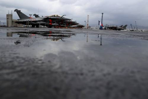 Macron vende i caccia ai greci: ecco cosa c'è (davvero) dietro