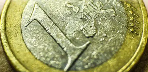 Il dossier di Fitch che condanna l'Italia. Una profezia "sbugiarda" Conte