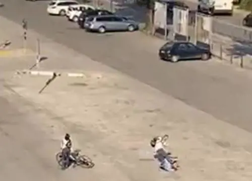 Pestato per aver difeso una ragazza: "Salvarla era un obbligo morale"