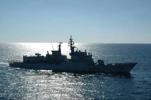 Migranti, il piano dei generali: "Ora schierare muro di navi"