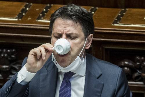 "Soldi Ue? Taglieremo le tasse". Ma è la "grande balla" di Conte