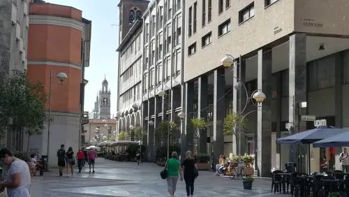 L'orrore della baby gang: sputi e insulti sul 70enne disabile
