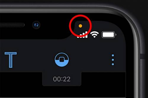 Attenti al pallino arancione iPhone: cosa vuol dire