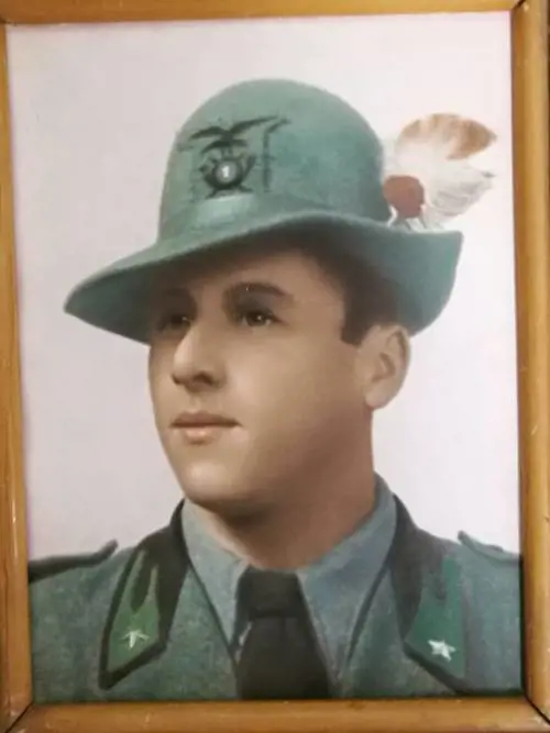 Caccia alle piastrine dei caduti tra "ricatti" e aiuti inaspettati