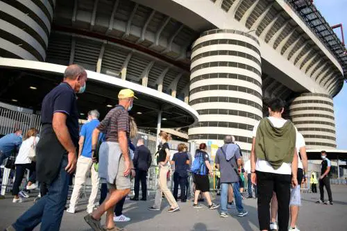 Stadi aperti, le milanesi: "Togliamo il limite dei 700"