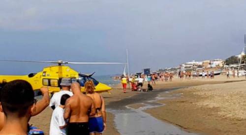 "Il finto runner mirava alla testa". Gli spari tra i bagnanti al mare