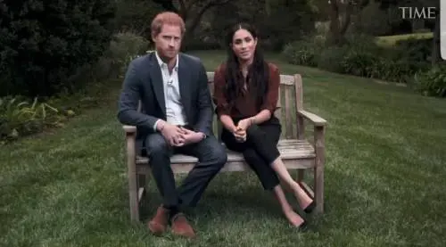 "Non sarà più sua altezza reale". Cala il sipario (definitivo) su Harry