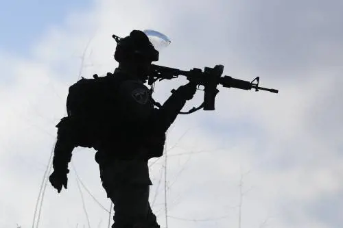 Elicotteri, missili e anche gas: patto militare Italia-Israele