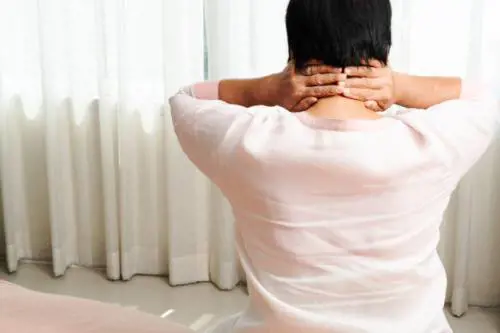 Cervicalgia, tutti i sintomi di un disturbo molto comune