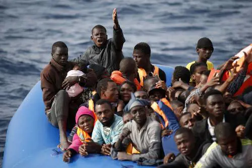 Correzione lampo al dl Flussi: ok della Camera