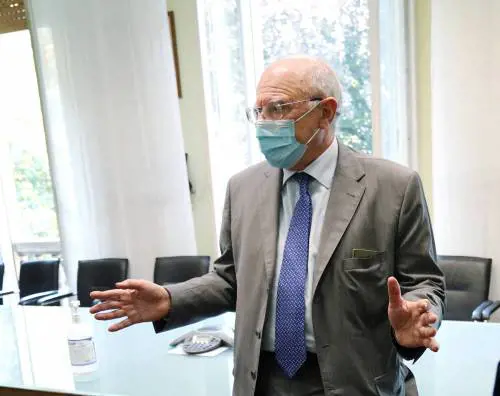 Adesso Galli trema: chiesto il processo per l'infettivologo