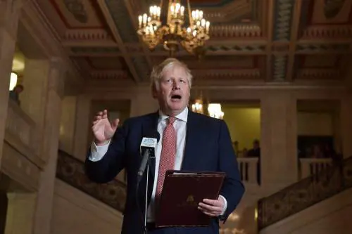 Brexit, Johnson blinda i confini: "Quattro navi pronte a salpare"