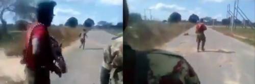 La spogliano e poi le sparano: video choc dei militari africani