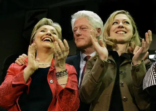 Clinton inguaiati dalla procura. Perché adesso rischiano grosso