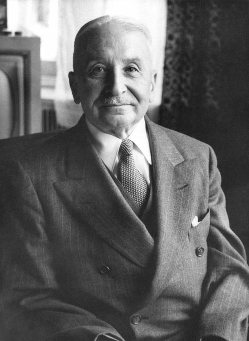 Von Mises: "Abolite la proprietà e il potere si farà totalitario"