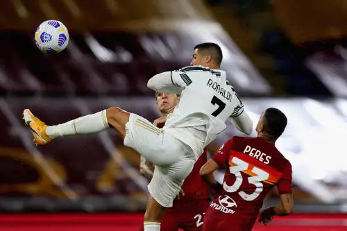 Dzeko "gioca" per la Juve. Doppio Cristiano Ronaldo per salvare Pirlo a Roma