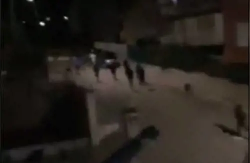 "Qui adesso è panico assoluto" Migranti ora invadono le strade di notte