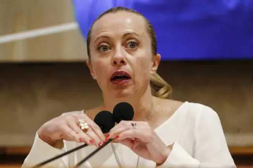 Meloni a Catania con Salvini: "Questo è un precedente mostruoso"