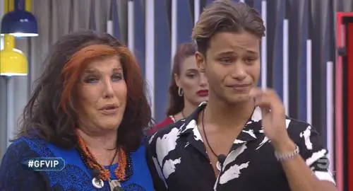 Gf Vip, Denis Dosio squalificato tra le lacrime per una bestemmia