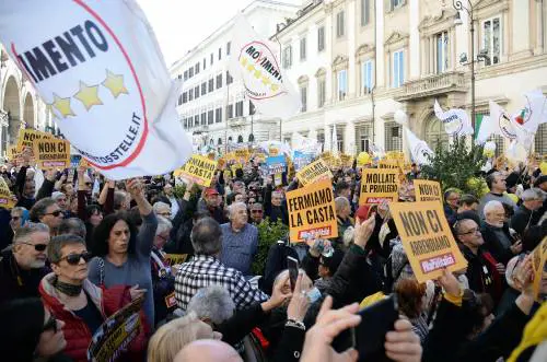 L'assurda proposta del M5s sulla requisizione degli immobili