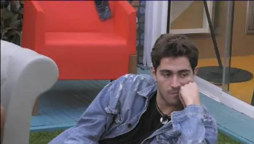 "Ora la prendo per le gambe e...". La frase choc di Zorzi al Gf Vip
