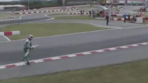 Follia kart, aggredito con alettone e pugni