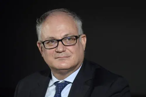 Il governo incassa la fiducia con 294 "Sì": Il decreto Agosto da 25 miliardi è legge
