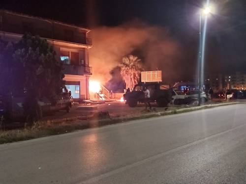 Ora è allarme in Sicilia: migranti "scatenati" e agenti in pericolo