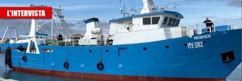Pescatori italiani ostaggio di Haftar, l'armatore: "Non fategli fare la fine dei marò"