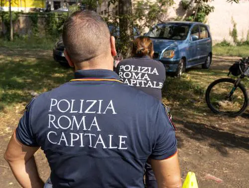 Caos nella Capitale, vigili contro comandante e sindaco