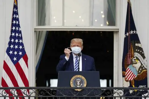 Il primo discorso di Trump dopo il Covid: "Non permetteremo Paese diventi socialista"