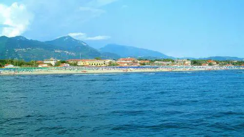 Covid, fuga dalle regioni rosse alle case di vacanza. Allarme in Toscana (e non solo)