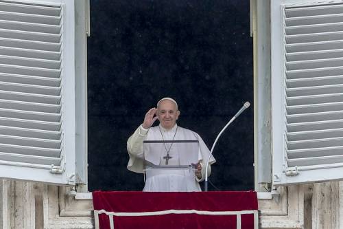 Bergoglio choc: "Unioni civili per i gay"