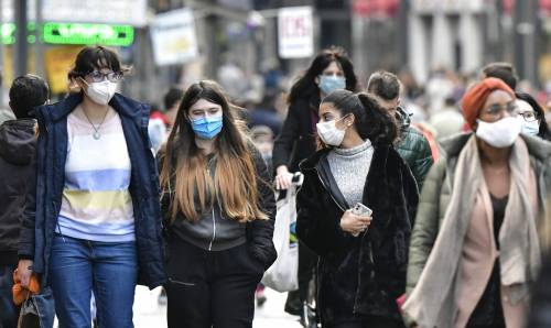 "Carcere per chi non indossa la mascherina": è d'accordo un italiano su tre