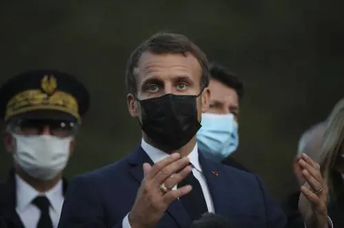 Parigi dichiara "strategico" lo yogurt ma rifiuta il nostro "salva editoria"