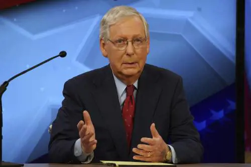 McConnell lascerà la guida del Gop al Senato: perché così spiana la strada a Trump