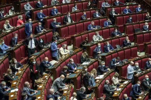 Il centrodestra chiede il rinvio dei voti: "Sospendiamo i lavori d'aula"