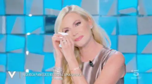 "Ci sono momenti in cui non riesci a essere positiva". E il dramma di Federica Panicucci 